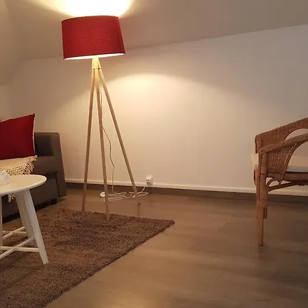 Apartment Post1 *