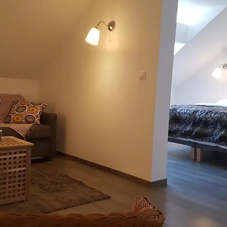 Apartment Post1 *