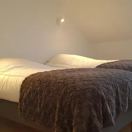 Apartment Post1 *